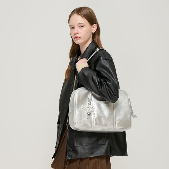 바게트 레더 스퀘어 토트 숄더백 (실버)