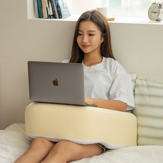 어깨와 목이 편안한 독서쿠션 레벨업쿠션150