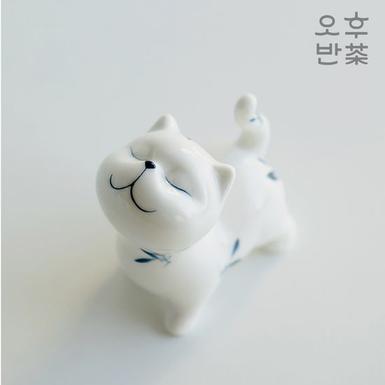 오후반차 난초 고양이 차친구 차총