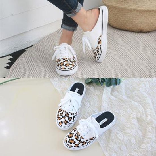 [애슬릿]호피무늬 화이트 배색 레이스업 슬립온 블로퍼