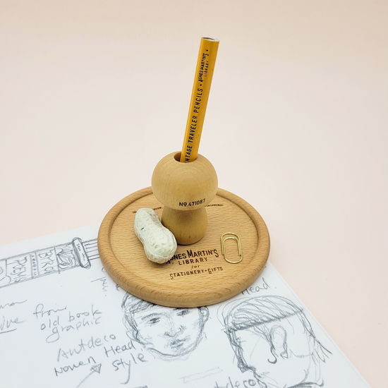 아그네스 마틴_ 머쉬룸 펜슬 스테이션/펜 홀더