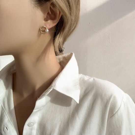 메리 꼬임원형 진주 링귀걸이