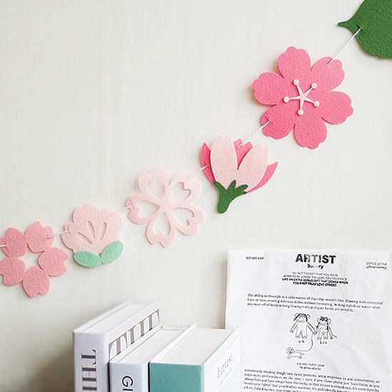 벚꽃 가랜드 데코