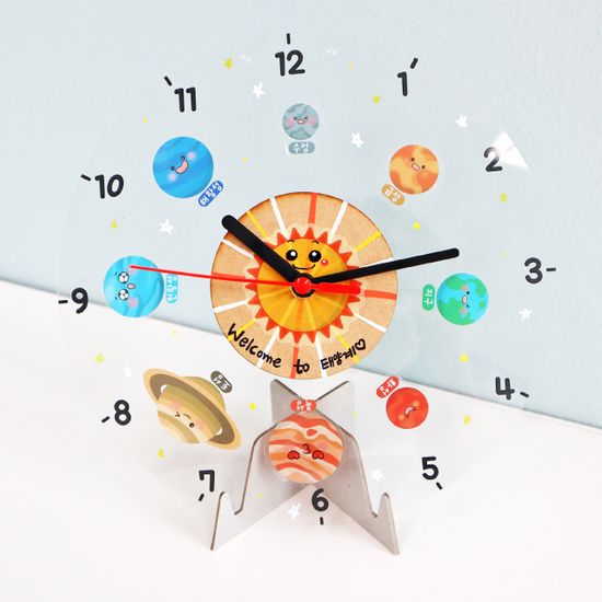 우주투명시계:백셀 건전지AA 2개(시계X)