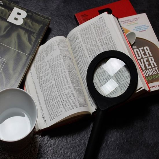 신박한 LED 돋보기 손잡이형 돋보기  