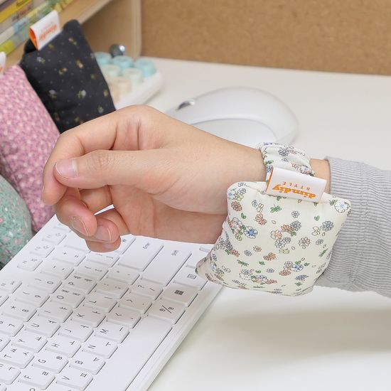 [곱창 밴드 손목 쿠션]자유롭게 움직이는 착용형 쿠션