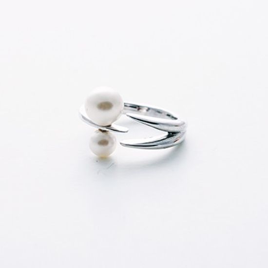 Tornado two point Pearl silver ring