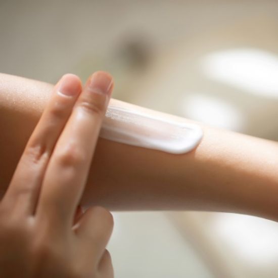 에이올 화산송이 바디워시 + 용암해수 바디로션