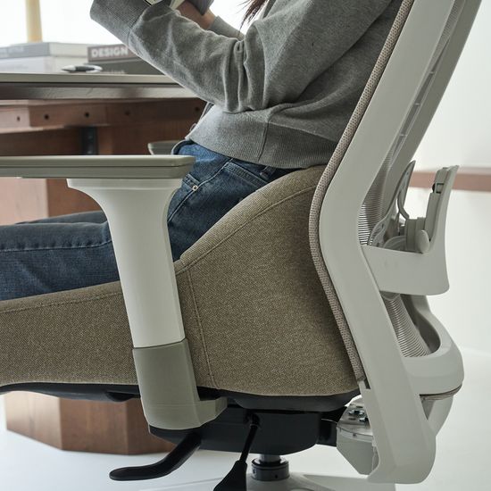 허리 편한 학생용 사무용 의자 피치트렌디 힙체어