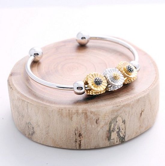 WH-blooming flower bangle