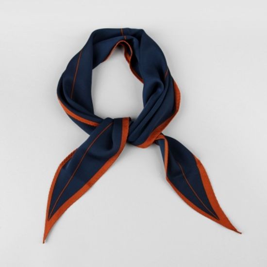 [베네]크로스 라인 마름모 스카프 Ⅱ