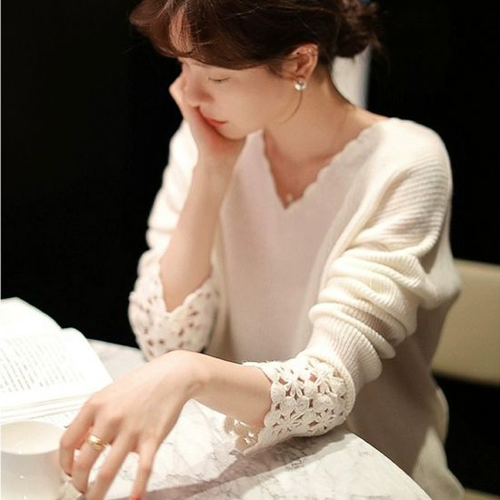 로맨틱디자인 펀칭 니트 여성 의류