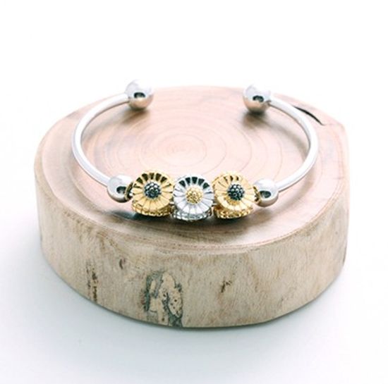 WH-blooming flower bangle