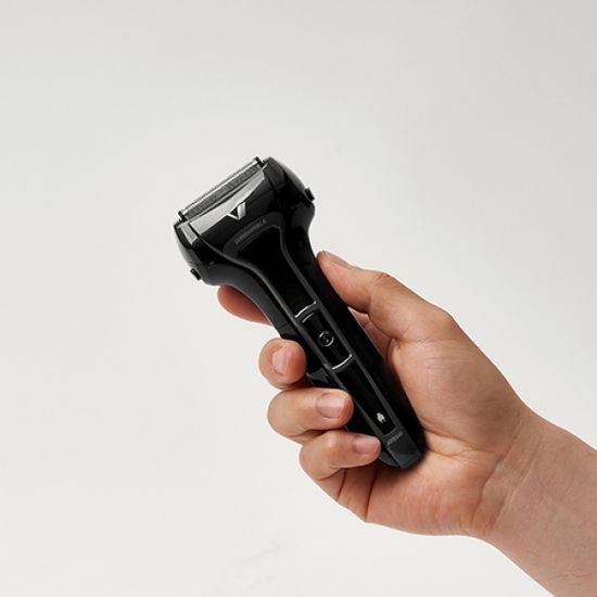 이즈미 IPX7 방수 3중날 왕복식 전기면도기 IKS-2200