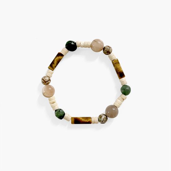 Jamano with black necklace