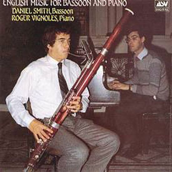 ENGLISH MUSIC FOR BASSOON & PIANO/ ROGER VIGNOLES