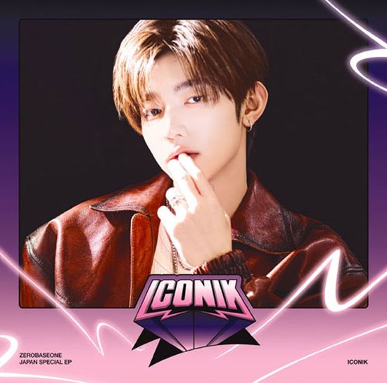 ICONIK [LIMITED EDITION] [ZHANG HAO VER]