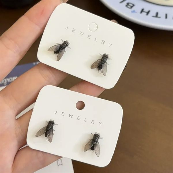 똥파리 귀걸이 귀고리 피어싱 이어링 쓸데없는 선물