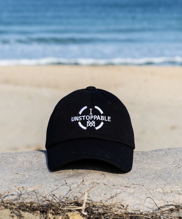 IAM UNSTOPPABLE 아이엠 언스탑퍼블 볼캡 블랙화이트
