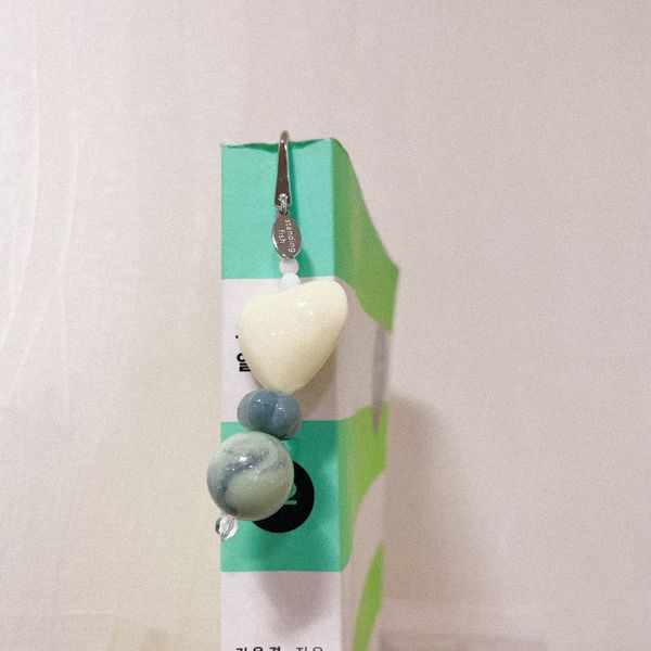 [선물 포장] light yellow heart bookmark