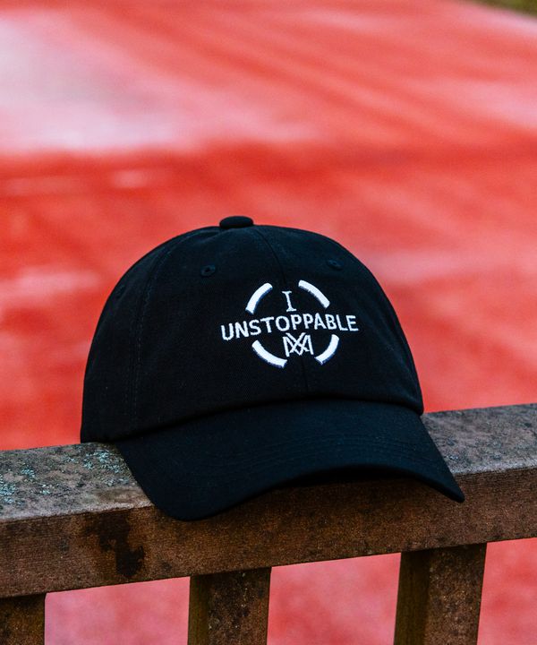 IAM UNSTOPPABLE 아이엠 언스탑퍼블 볼캡 블랙화이트