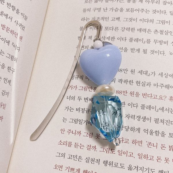 [선물 포장] sky-blue heart bookmark