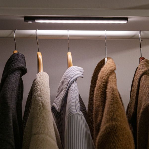아이린 충전식 슬림 3색 불빛  LED 센서등 30cm,블랙